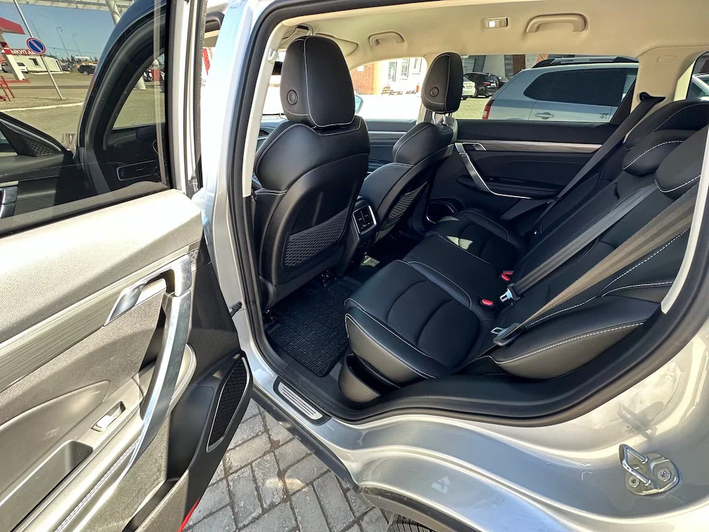 Geely Atlas Pro аренда