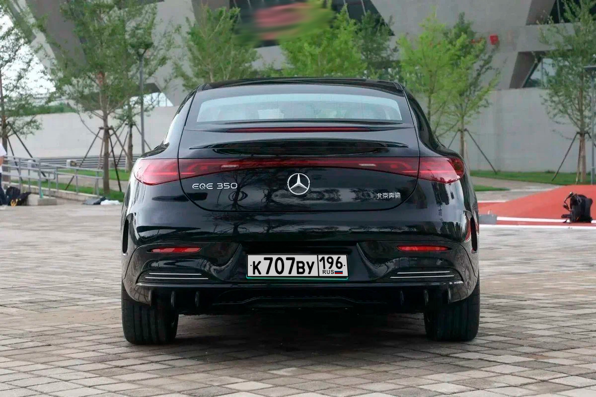 Аренда Mercedes EQE